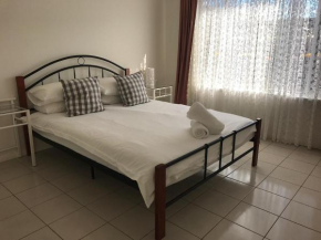  Adelaide Holiday Apartment  Аделаида